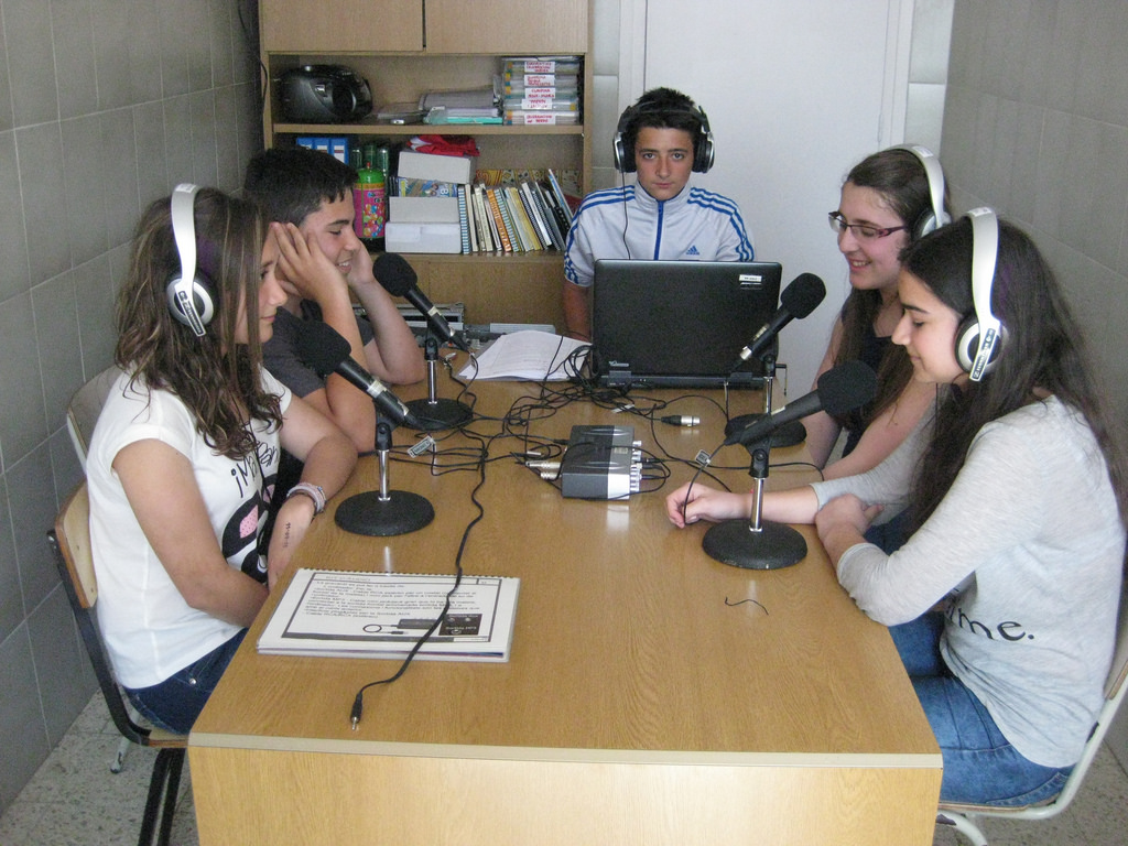 Els alumnes de 2n ESO fem ràdio a l’escola